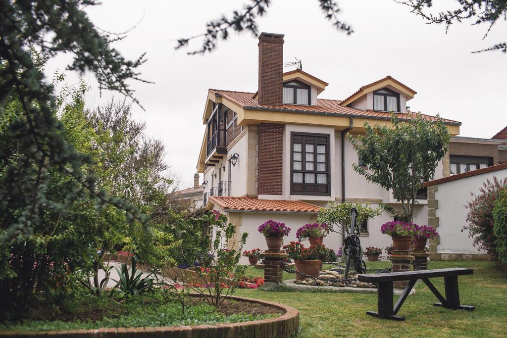 Posada Marina Suances Buitenkant foto